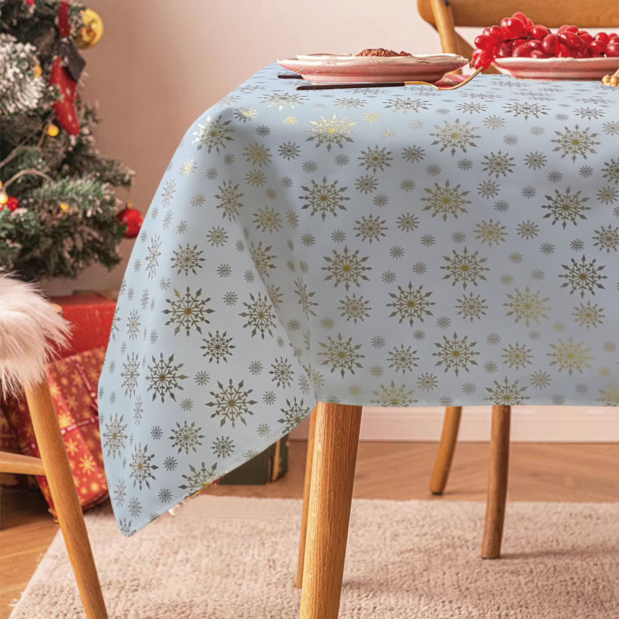 Seasonal Xmas Christmas Holiday European Stars Winter Snowflakes Solid White Pattern Tablecloths
